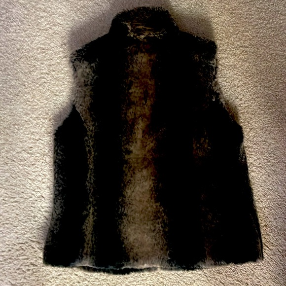 Kirsten Blake brown reversible fur vest in a women’s size Large New without Tags - Picture 4 of 10